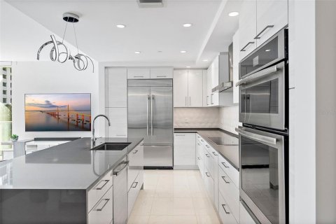 Condominio en alquiler en Saint Petersburg, Florida, 2 dormitorios, 175.96 m2 № 1911749 - foto 17