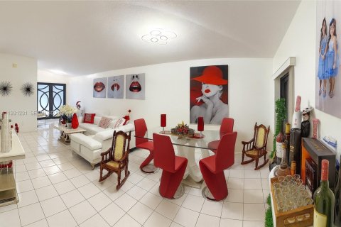 Купить виллу или дом в Майами, Флорида 3 спальни, 154.59м2, № 1989826 - фото 3