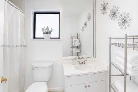 Купить виллу или дом в Майами, Флорида 3 спальни, 154.59м2, № 1989826 - фото 7