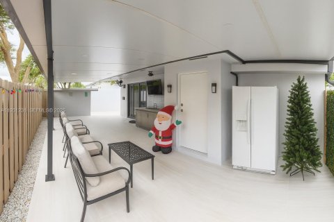 Купить виллу или дом в Майами, Флорида 3 спальни, 154.59м2, № 1989826 - фото 11