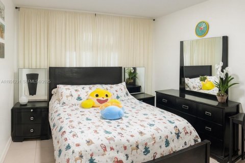 Купить виллу или дом в Майами, Флорида 3 спальни, 154.59м2, № 1989826 - фото 6