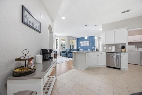 Condo in Davenport, Florida, 3 bedrooms  № 2217652 - photo 4