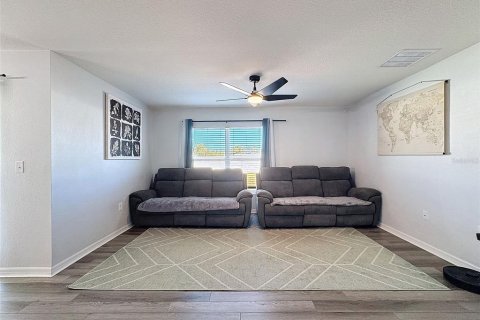 House in Spring Hill, Florida 4 bedrooms, 168.34 sq.m. № 1517155 - photo 26