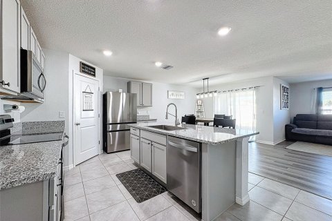 House in Spring Hill, Florida 4 bedrooms, 168.34 sq.m. № 1517155 - photo 17