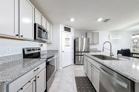 House in Spring Hill, Florida 4 bedrooms, 168.34 sq.m. № 1517155 - photo 18