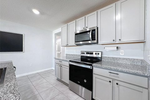 House in Spring Hill, Florida 4 bedrooms, 168.34 sq.m. № 1517155 - photo 19