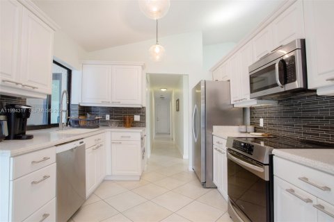 Touwnhouse à louer à Weston, Floride: 3 chambres, 154.68 m2 № 2062551 - photo 19