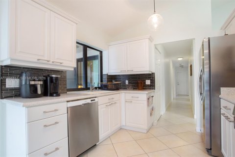 Touwnhouse à louer à Weston, Floride: 3 chambres, 154.68 m2 № 2062551 - photo 2