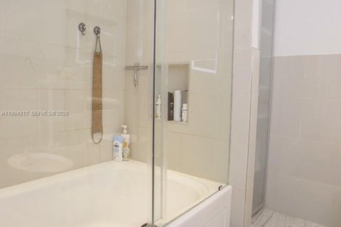 Touwnhouse à louer à Weston, Floride: 3 chambres, 154.68 m2 № 2062551 - photo 16