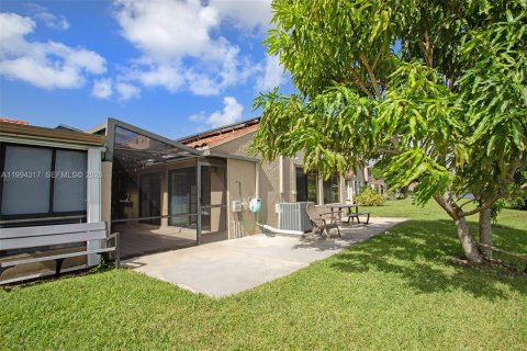 Touwnhouse à louer à Weston, Floride: 3 chambres, 154.68 m2 № 2062551 - photo 18