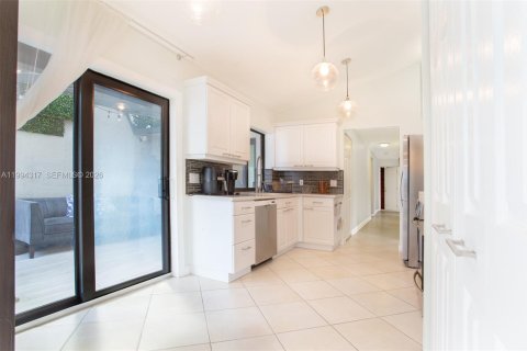 Touwnhouse à louer à Weston, Floride: 3 chambres, 154.68 m2 № 2062551 - photo 29