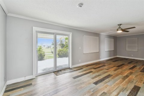 Condominio en venta en Pinellas Park, Florida, 2 dormitorios, 153.2 m2 № 1638317 - foto 15