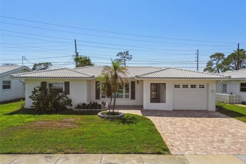 Condominio en venta en Pinellas Park, Florida, 2 dormitorios, 153.2 m2 № 1638317 - foto 1