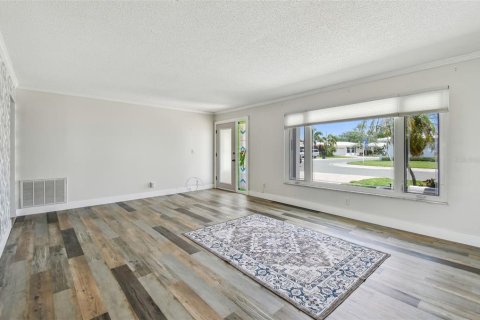 Condominio en venta en Pinellas Park, Florida, 2 dormitorios, 153.2 m2 № 1638317 - foto 6
