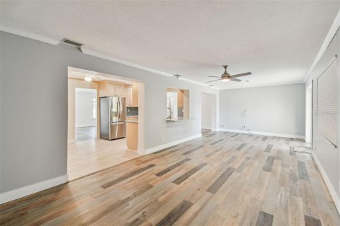 Condominio en venta en Pinellas Park, Florida, 2 dormitorios, 153.2 m2 № 1638317 - foto 13