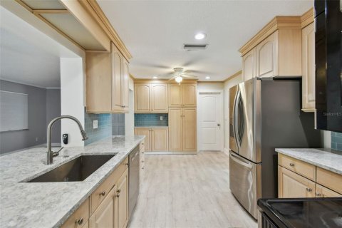 Condominio en venta en Pinellas Park, Florida, 2 dormitorios, 153.2 m2 № 1638317 - foto 11