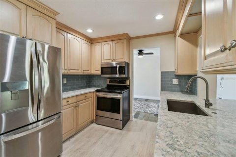 Condominio en venta en Pinellas Park, Florida, 2 dormitorios, 153.2 m2 № 1638317 - foto 10