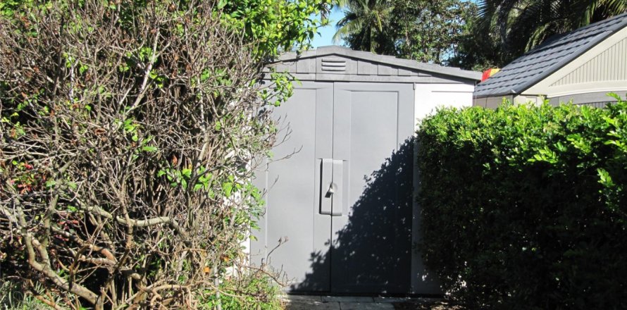 House in Oakland Park, Florida 3 bedrooms, 211.72 sq.m. № 954800