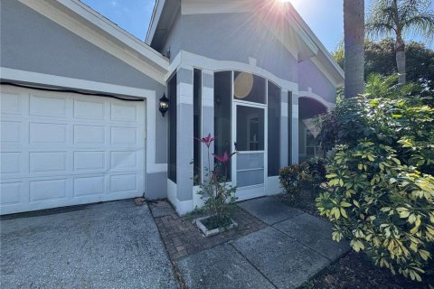 Villa ou maison à louer à Brandon, Floride: 4 chambres, 215.72 m2 № 1569112 - photo 2