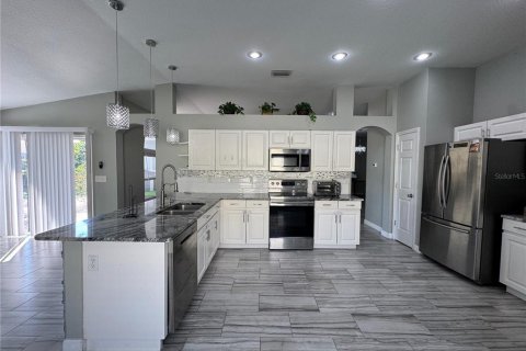 Villa ou maison à louer à Brandon, Floride: 4 chambres, 215.72 m2 № 1569112 - photo 16