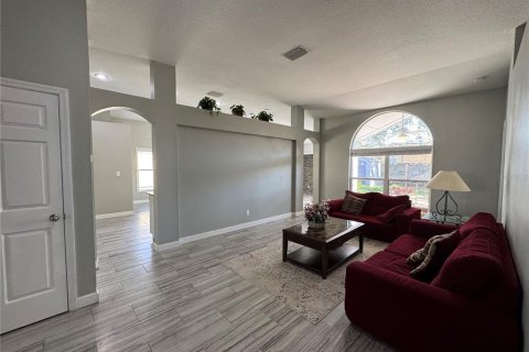 Villa ou maison à louer à Brandon, Floride: 4 chambres, 215.72 m2 № 1569112 - photo 11