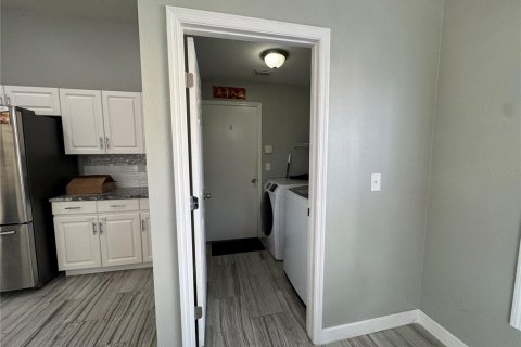 Villa ou maison à louer à Brandon, Floride: 4 chambres, 215.72 m2 № 1569112 - photo 26
