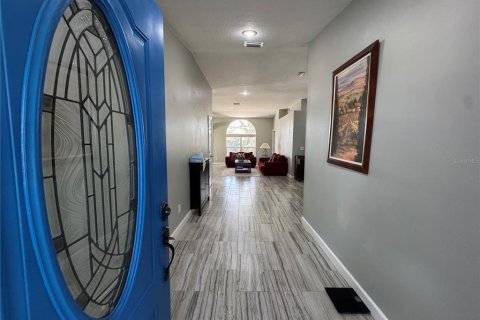 Villa ou maison à louer à Brandon, Floride: 4 chambres, 215.72 m2 № 1569112 - photo 7