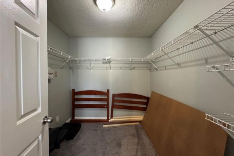 Villa ou maison à louer à Brandon, Floride: 4 chambres, 215.72 m2 № 1569112 - photo 25