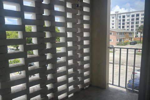 Condo in Lake Park, Florida, 2 bedrooms  № 2285760 - photo 6