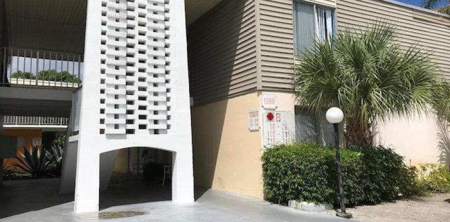 Condo in Lake Park, Florida, 2 bedrooms  № 2285760