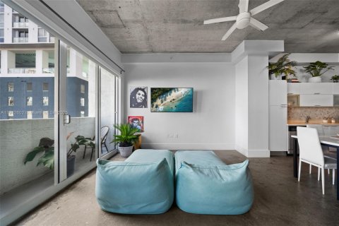 Купить кондоминиум в Майами, Флорида 1 спальня, 61.5м2, № 1970127 - фото 10