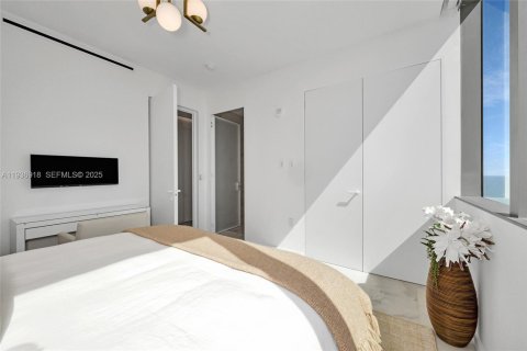 Купить кондоминиум в Халландейл-Бич, Флорида 3 спальни, 236.81м2, № 2152587 - фото 29