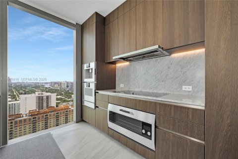Купить кондоминиум в Халландейл-Бич, Флорида 3 спальни, 236.81м2, № 2152587 - фото 4