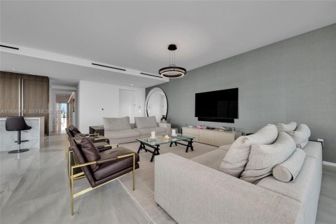 Купить кондоминиум в Халландейл-Бич, Флорида 3 спальни, 236.81м2, № 2152587 - фото 8