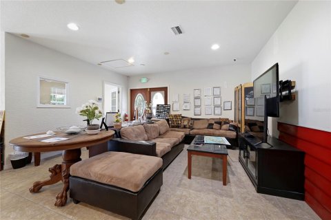 Immobilier commercial à vendre à Mims, Floride: 221.01 m2 № 2228179 - photo 13