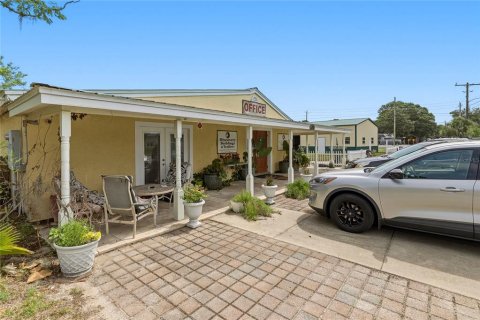 Immobilier commercial à vendre à Mims, Floride: 221.01 m2 № 2228179 - photo 6
