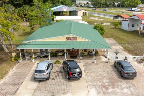 Commercial property in Mims, Florida 221.01 sq.m. № 2228179