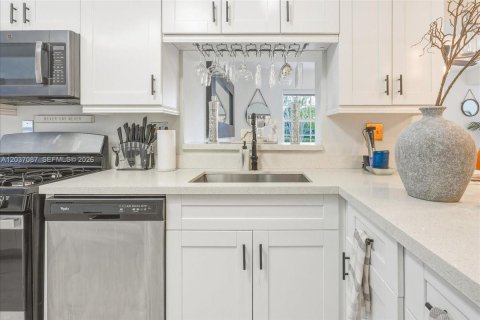 Casa en venta en Sunrise, Florida, 3 dormitorios, 173.17 m2 № 2178434 - foto 9