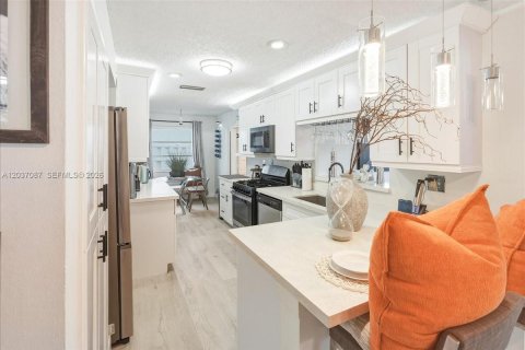 Casa en venta en Sunrise, Florida, 3 dormitorios, 173.17 m2 № 2178434 - foto 6