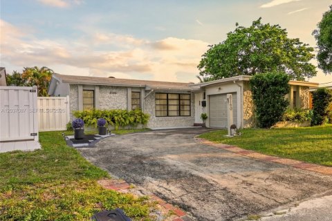 Casa en Sunrise, Florida 3 dormitorios, 173.17 m2 № 2178434