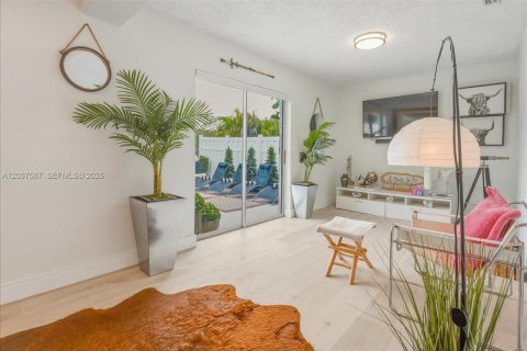 Casa en venta en Sunrise, Florida, 3 dormitorios, 173.17 m2 № 2178434 - foto 28