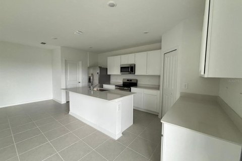 Casa en alquiler en Lake Wales, Florida, 5 dormitorios, 196.21 m2 № 1880989 - foto 4
