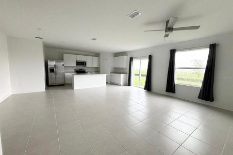 Casa en alquiler en Lake Wales, Florida, 5 dormitorios, 196.21 m2 № 1880989 - foto 2