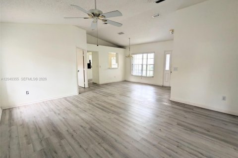 House in Homestead, Florida 3 bedrooms, 138.24 sq.m. № 2086632 - photo 3