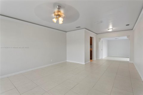 House in Lake Park, Florida 4 bedrooms, 130.81 sq.m. № 1738592 - photo 12