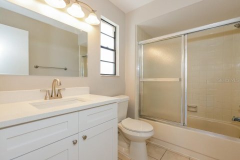 Villa ou maison à louer à Valrico, Floride: 4 chambres, 183.39 m2 № 2433507 - photo 11