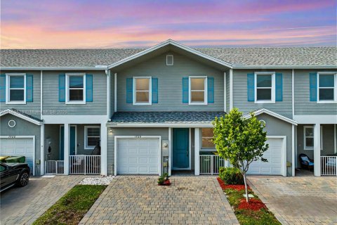 Adosado en venta en Homestead, Florida, 3 dormitorios, 138.24 m2 № 1979452 - foto 1