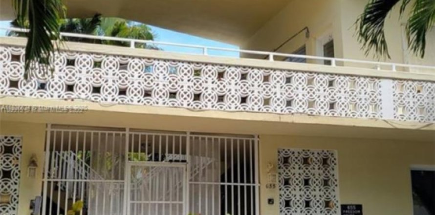 Студия в кондо в Майами-Бич, Флорида № 1957529