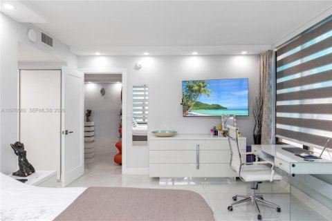 Condominio en venta en Hallandale Beach, Florida, 2 dormitorios, 146.79 m2 № 2040527 - foto 25