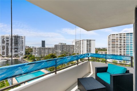 Condominio en venta en Hallandale Beach, Florida, 2 dormitorios, 146.79 m2 № 2040527 - foto 5